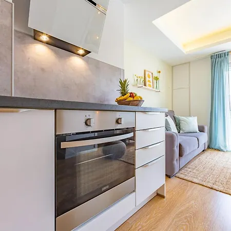 Apartment Ventura- Centric, Pool, Wifi And Parking *