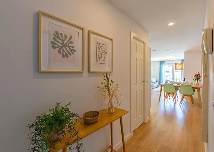 Ventura- Centric, Pool, Wifi And Parking 아파트